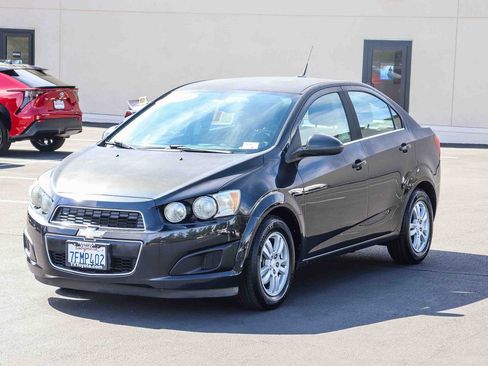 Used 2014 Chevrolet Sonic LT FWD image 3