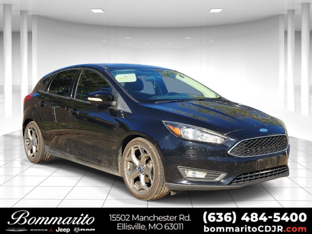 Used 2018 Ford Focus SEL w/ Cold Weather Package FWD image 1