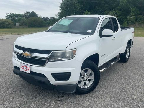 Used 2016 Chevrolet Colorado W/T w/ WT Convenience Package AWD/4WD image 2