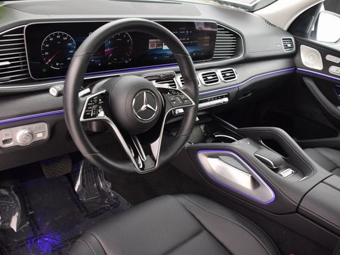 Certified 2025 Mercedes-Benz GLS 450 4MATIC image 22