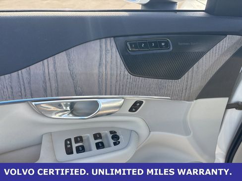 Certified 2024 Volvo XC90 T8 Plus w/ Protection Package Premier image 17