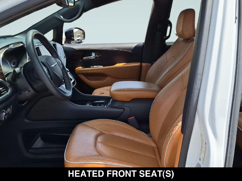 Used 2023 Chrysler Pacifica Pinnacle FWD image 14