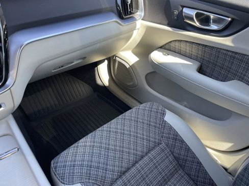 Used 2021 Volvo S60 T5 Momentum w/ Protection Package Premier image 10