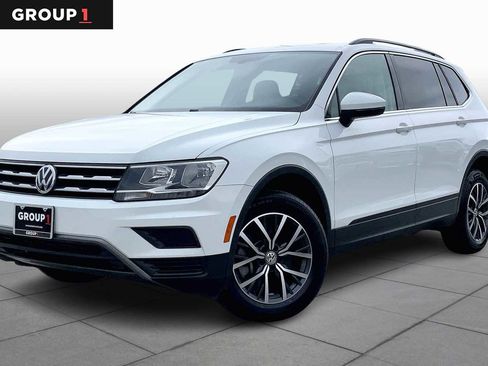 Used 2019 Volkswagen Tiguan SE image 1