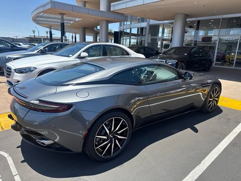 Used 2018 Aston Martin DB11 V12 RWD image 4