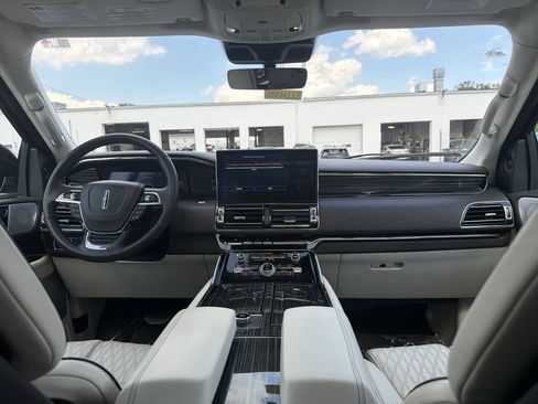 Certified 2023 Lincoln Navigator Black Label AWD/4WD image 19