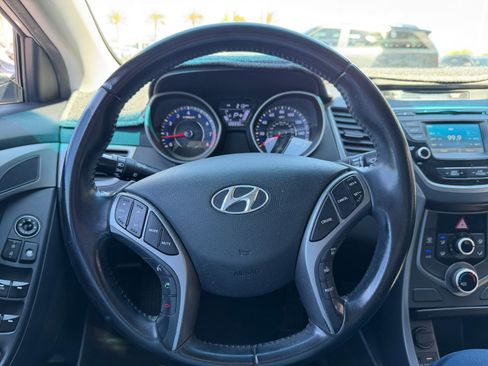 Used 2015 Hyundai Elantra SE w/ Option Group 03 image 9