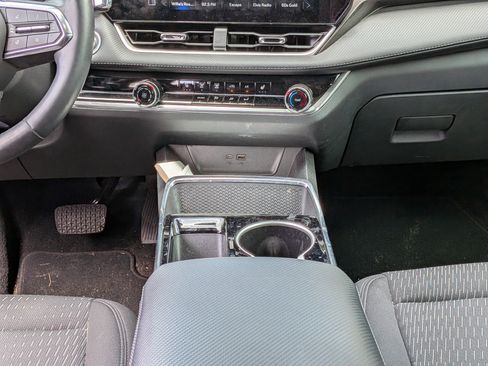 Used 2025 Chevrolet Equinox LT w/ Safety and Technology Package image 21