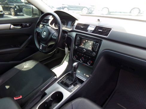 Used 2014 Volkswagen Passat 1.8T SE FWD image 35