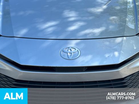 Used 2025 Toyota Camry LE FWD image 5