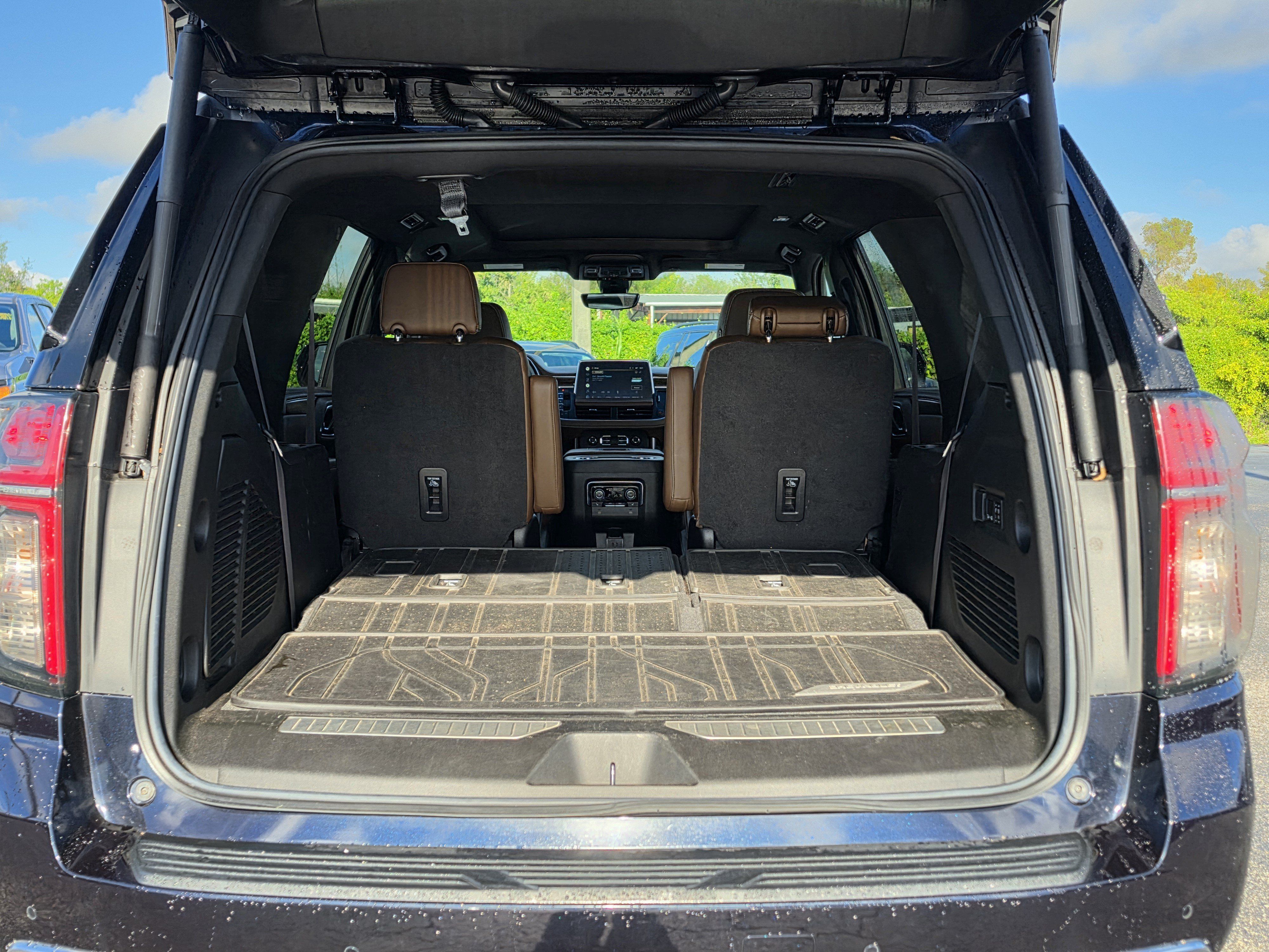 Certified 2022 Chevrolet Tahoe High Country w/ Premium Package AWD/4WD image 6