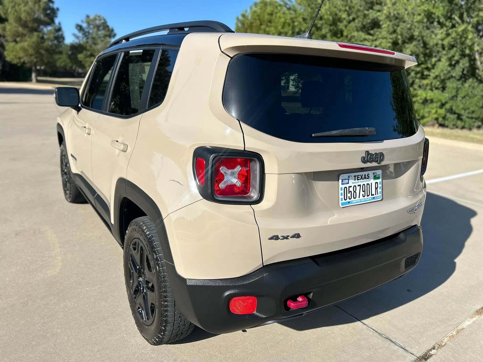 Used 2017 Jeep Renegade Trailhawk AWD/4WD image 8