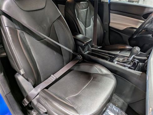 Used 2022 Jeep Compass Limited image 27