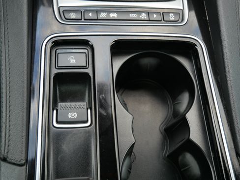 Used 2019 Jaguar F-PACE Prestige AWD/4WD image 20