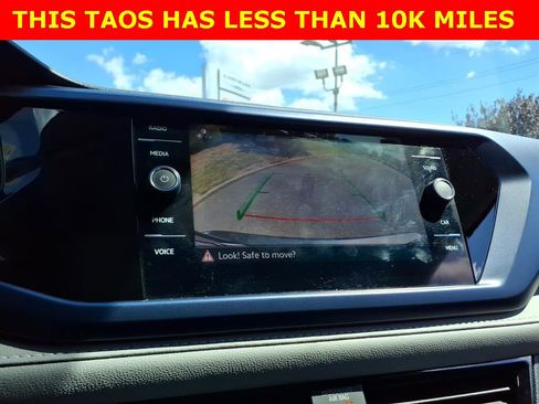 Used 2024 Volkswagen Taos SE image 18