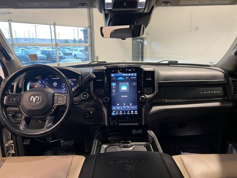 Used 2023 RAM 3500 Limited image 28