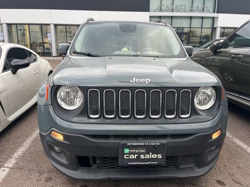 Used 2017 Jeep Renegade Latitude image 3