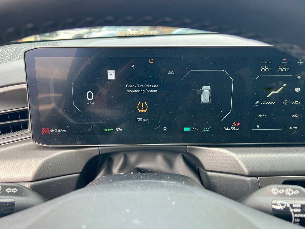 Certified 2024 Kia EV9 Light Long Range RWD image 18