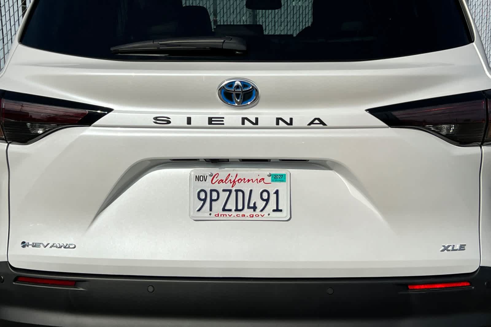 Used 2025 Toyota Sienna XLE w/ XLE Plus Package AWD/4WD image 22