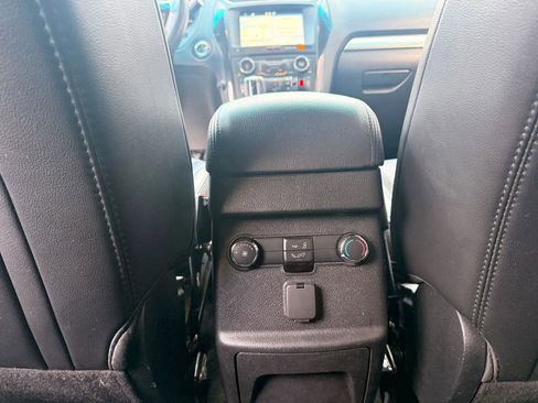 Used 2018 Ford Explorer XLT w/ Equipment Group 202A image 31