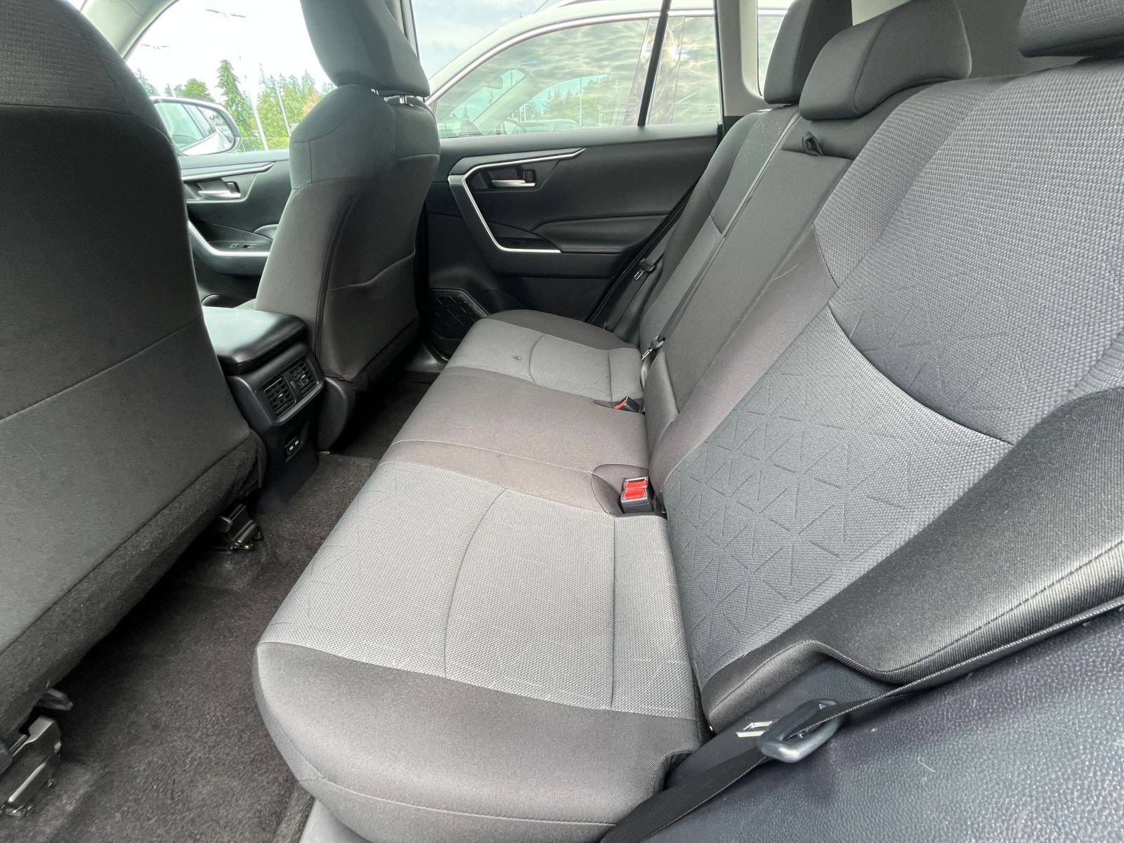 Used 2025 Toyota RAV4 XLE w/ Convenience Package AWD/4WD image 26