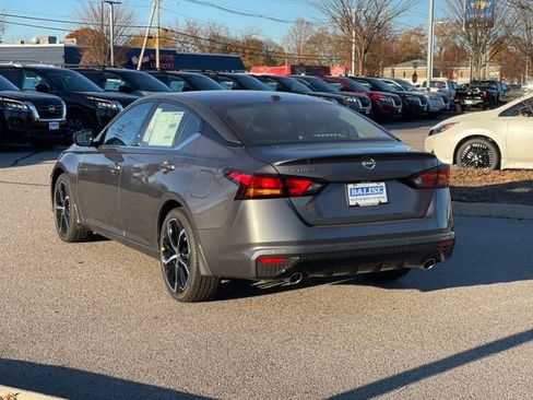 New 2025 Nissan Altima 2.5 SR image 7