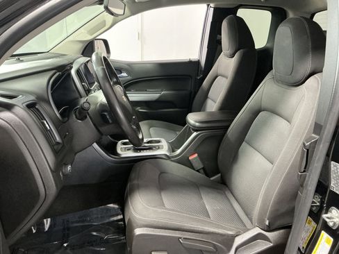 Used 2017 Chevrolet Colorado LT w/ LT Convenience Package image 21
