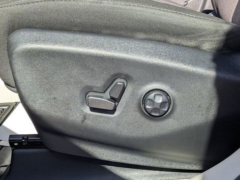 Used 2023 Chrysler Voyager LX FWD image 19