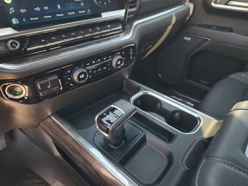 Used 2022 Chevrolet Silverado 1500 LTZ w/ LTZ Premium Texas Edition image 26