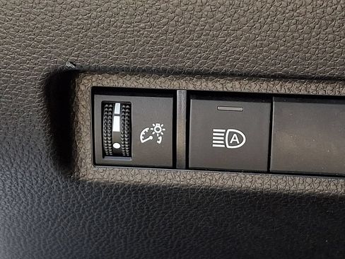 Used 2025 Toyota RAV4 LE AWD/4WD image 23