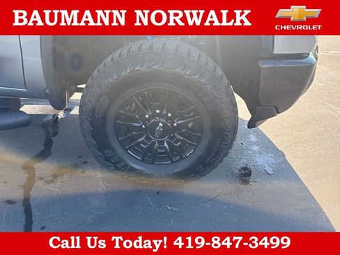 Used 2025 Chevrolet Silverado 2500 ZR2 w/ Technology Package AWD/4WD image 21