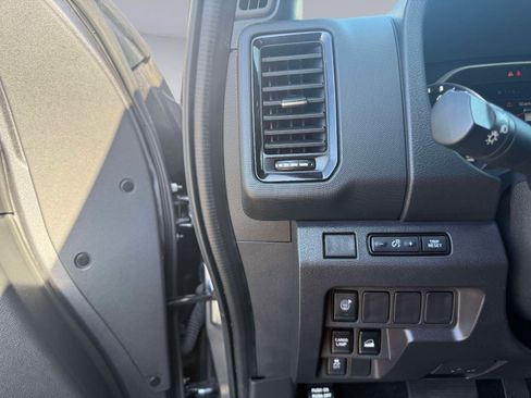 Used 2023 Nissan Frontier SV w/ Midnight Edition Package image 33