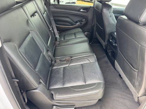 Used 2019 Chevrolet Suburban LT image 18