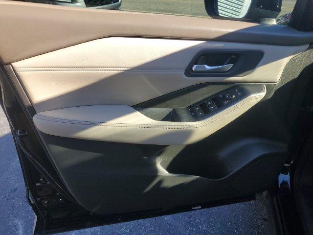 Certified 2023 Nissan Rogue SV w/ SV Premium B Package FWD image 11