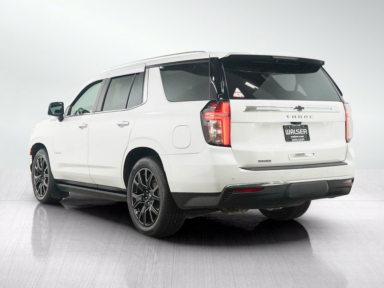 Used 2023 Chevrolet Tahoe High Country AWD/4WD image 3