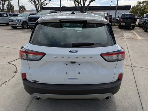Certified 2022 Ford Escape S image 5