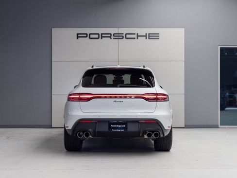 Certified 2026 Porsche Macan AWD/4WD image 6