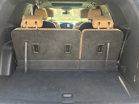 Used 2022 Chevrolet Traverse Premier image 28