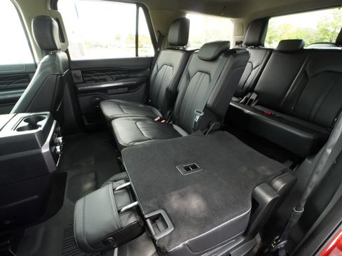Used 2019 Ford Expedition Platinum RWD image 25