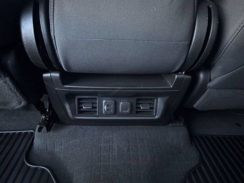 Used 2021 Chevrolet Silverado 1500 LT AWD/4WD image 31