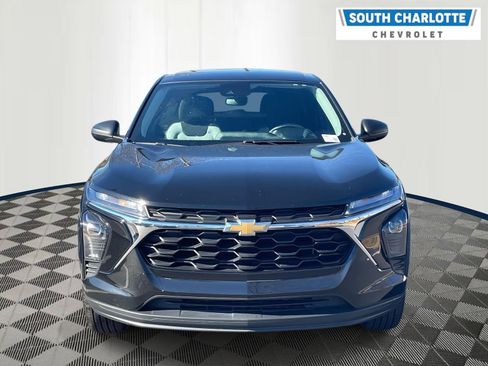 Used 2024 Chevrolet Trax LS image 2