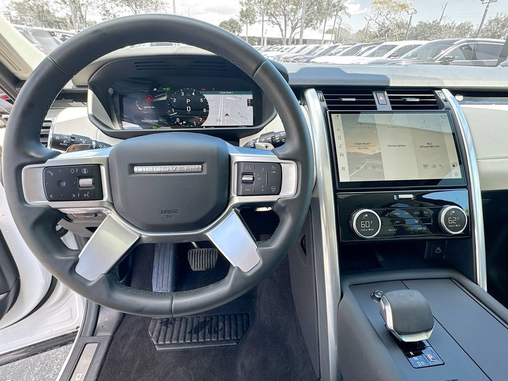 Used 2025 Land Rover Discovery S AWD/4WD image 12