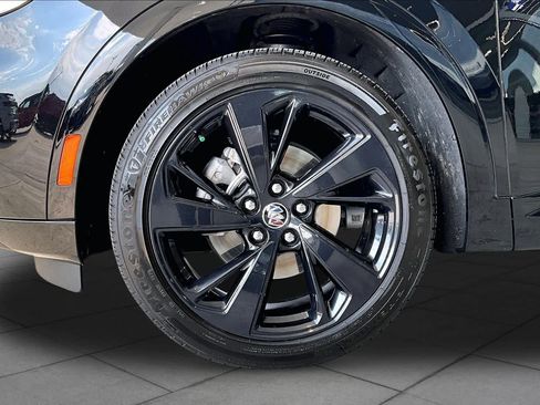 Used 2023 Buick Envision Essence w/ Sport Touring Package FWD image 10