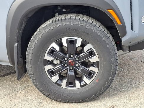 Used 2024 Nissan Frontier PRO-4X w/ Technology Package image 8