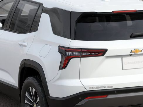 New 2026 Chevrolet Equinox LT w/ Midnight Edition FWD image 19