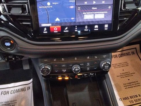 Used 2023 Dodge Durango R/T w/ Blacktop Package image 17