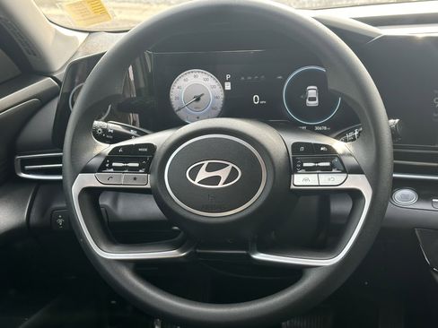 Used 2024 Hyundai Elantra SEL image 24