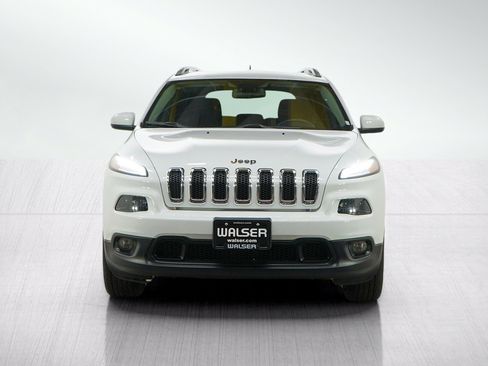 Used 2016 Jeep Cherokee Latitude AWD/4WD image 8