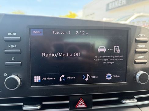 Used 2024 Hyundai Elantra SE FWD image 15