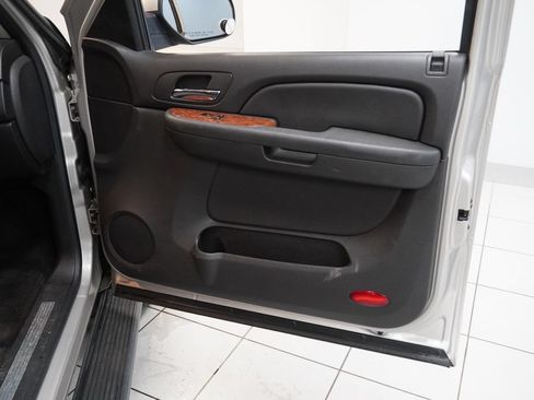 Used 2008 Chevrolet Avalanche LT RWD image 24